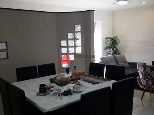 Casa com 555m², à venda ou para alugar, no bairro Jardim Santa Clara em Taubaté