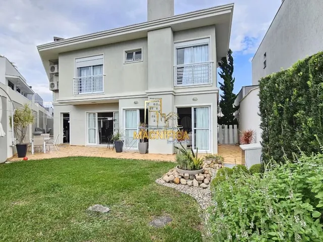 Casa 4 quartos e 10 banheiros, à venda, no bairro Uberaba em Curitiba