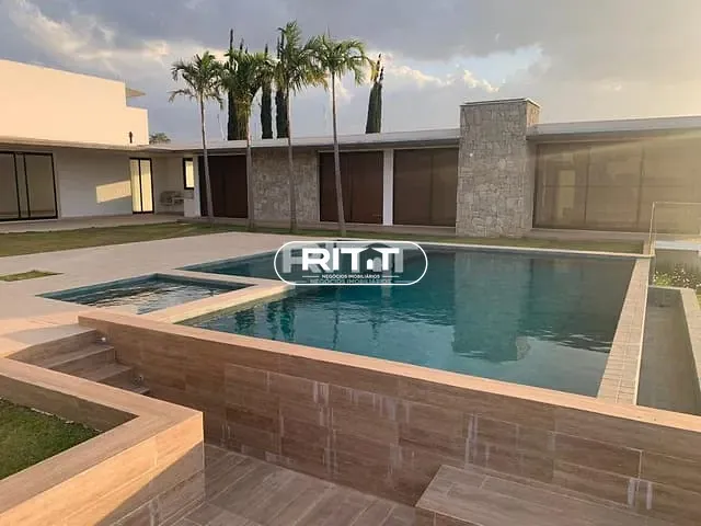 Casa com 1112m² 8 quartos e 3 banheiros, à venda, no bairro Condomínio Quinta da Baroneza II em Bragança Paulista
