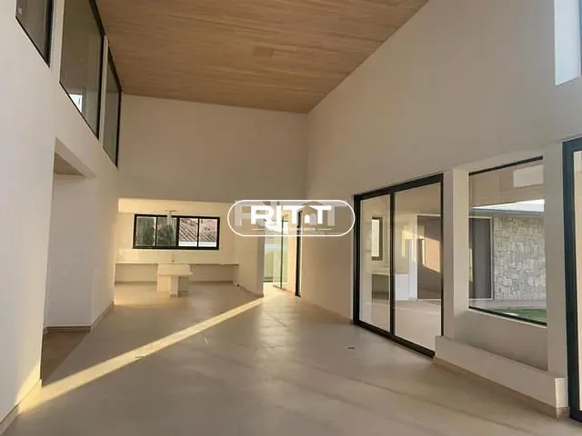 Casa com 1112m² 8 quartos e 3 banheiros, à venda, no bairro Condomínio Quinta da Baroneza II em Bragança Paulista