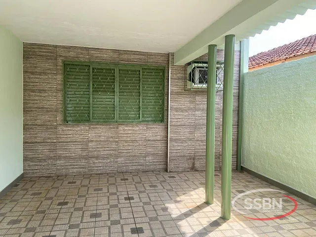 Casa com 285m², à venda ou para alugar, no bairro Centro em Nova Odessa