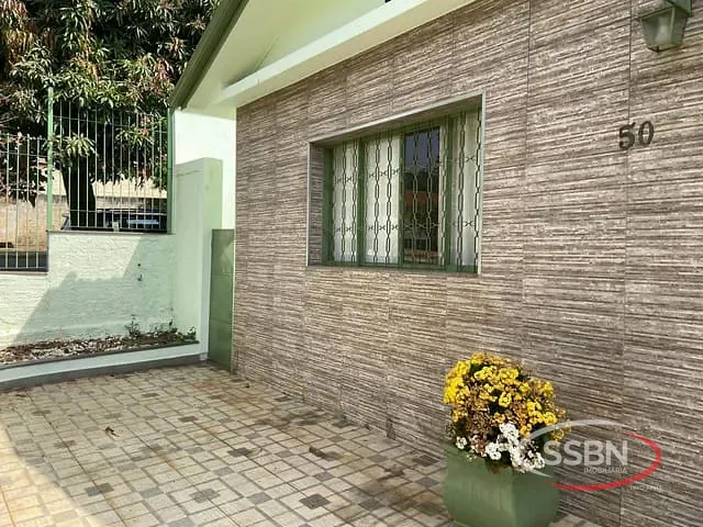 Casa com 285m², à venda ou para alugar, no bairro Centro em Nova Odessa