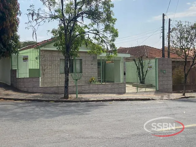 Casa com 285m², à venda ou para alugar, no bairro Centro em Nova Odessa