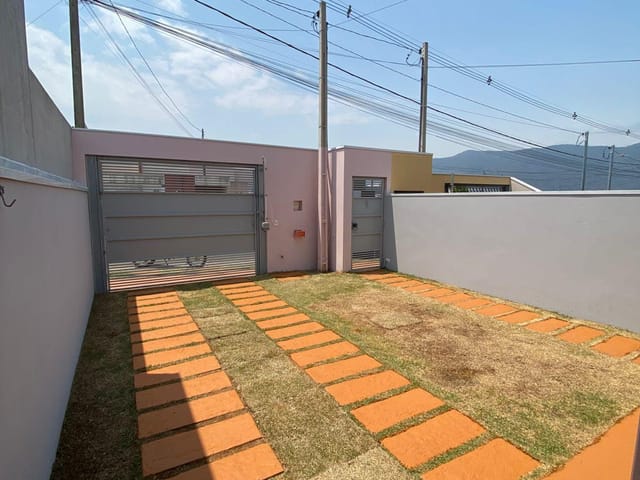 Casa com 150m² 2 quartos e 1 banheiro, à venda, no bairro CAMPOS OLIVOTTI em Extrema