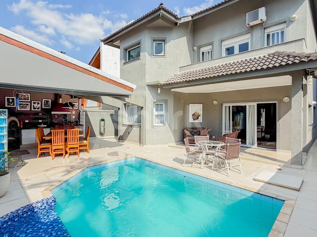 Casa com 360m² 5 quartos e 7 banheiros, à venda, no bairro Alphaville em Santana de Parnaíba