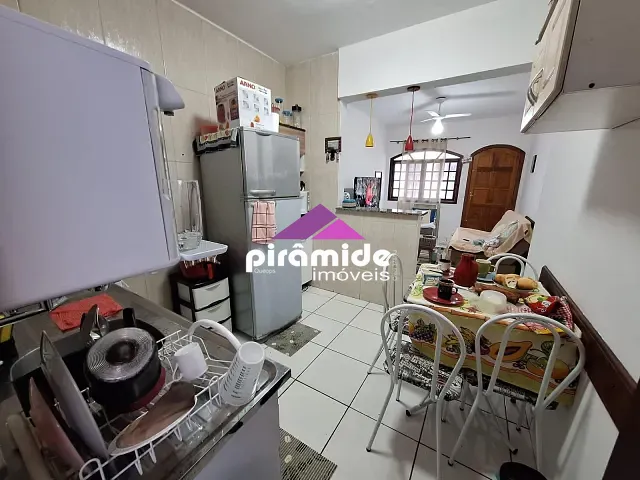 Casa com 106m² 2 quartos e 1 banheiro, à venda, no bairro Martim de Sá em Caraguatatuba