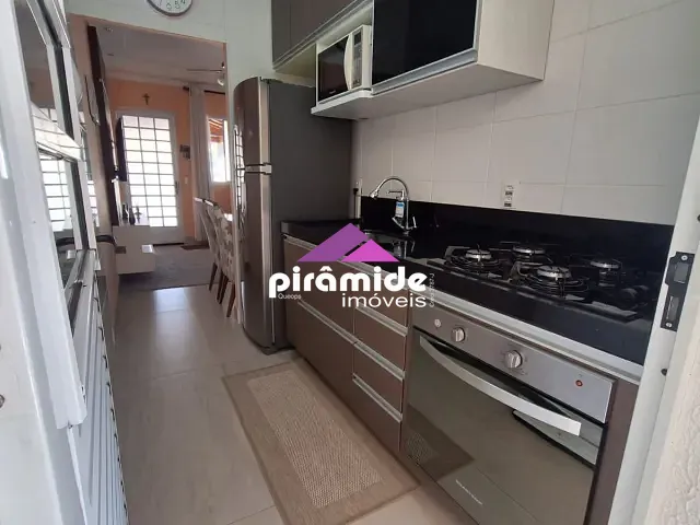 Casa 2 quartos e 1 banheiro, à venda, no bairro Jardim Marcondes em Jacareí