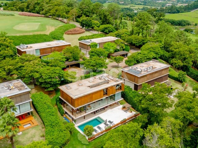 Casa com 1200m² 5 quartos e 7 banheiros, à venda, no bairro Fazenda Boa Vista I em Porto Feliz