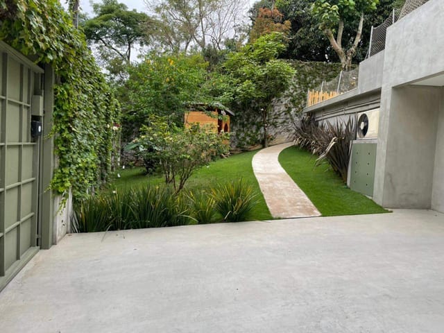 Casa 3 quartos e 5 banheiros, à venda, no bairro Alto da Boa Vista em São Paulo