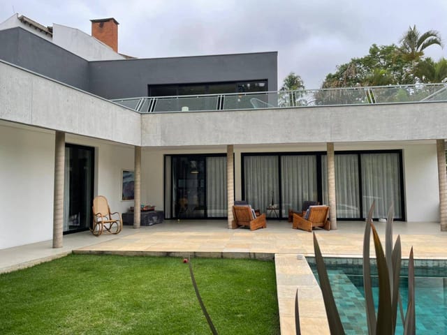 Casa 3 quartos e 5 banheiros, à venda, no bairro Alto da Boa Vista em São Paulo