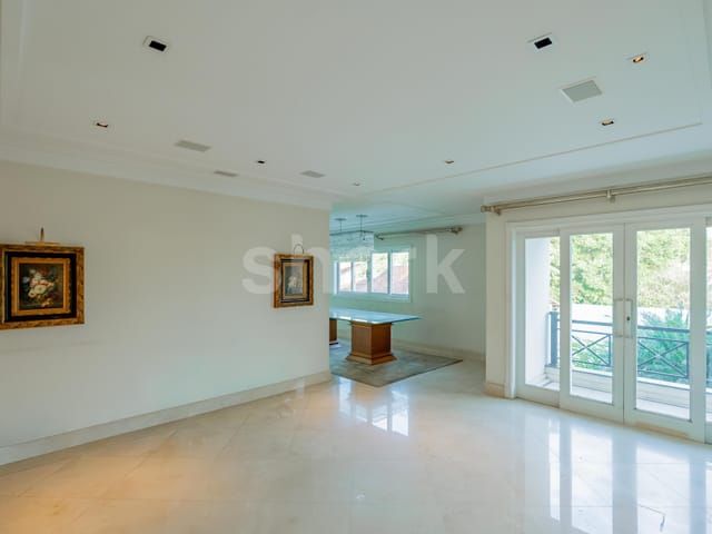 Casa com 360m² 4 quartos e 6 banheiros, à venda, no bairro Alphaville em Santana de Parnaíba