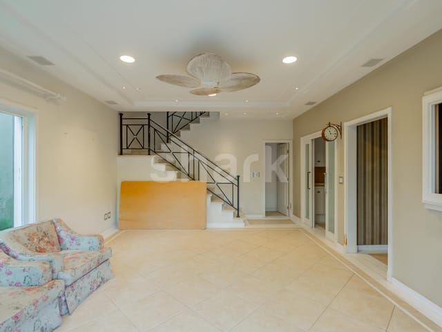 Casa com 360m² 4 quartos e 6 banheiros, à venda, no bairro Alphaville em Santana de Parnaíba