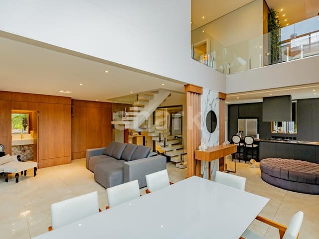 Casa com 457m² 4 quartos e 6 banheiros, à venda, no bairro Alphaville em Santana de Parnaíba