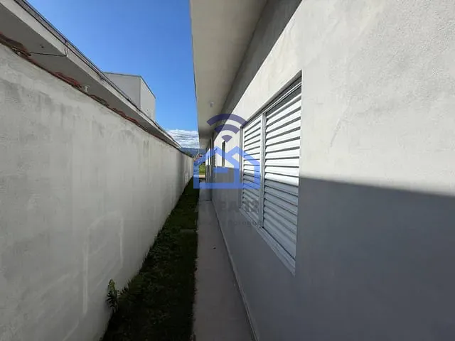 Casa com 125m² 2 quartos e 1 banheiro, à venda, no bairro Golfinho em Caraguatatuba