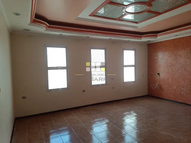 Casa com 300m² 3 quartos e 2 banheiros, para alugar, no bairro Vila Menuzzo em Sumaré