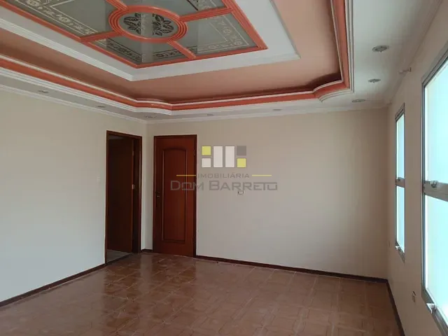 Casa com 300m² 3 quartos e 2 banheiros, para alugar, no bairro Vila Menuzzo em Sumaré