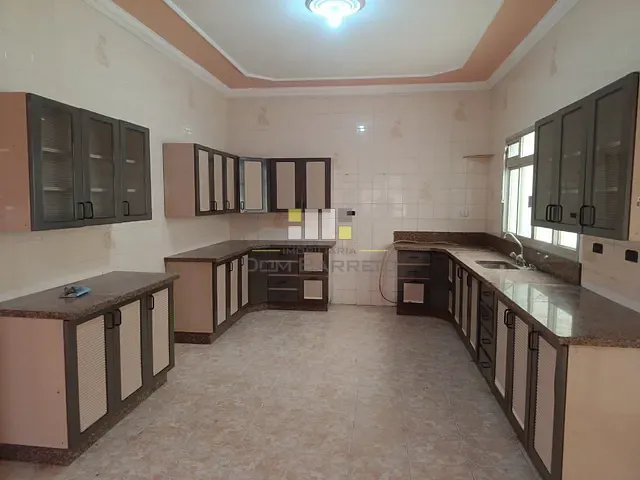 Casa com 300m² 3 quartos e 2 banheiros, para alugar, no bairro Vila Menuzzo em Sumaré