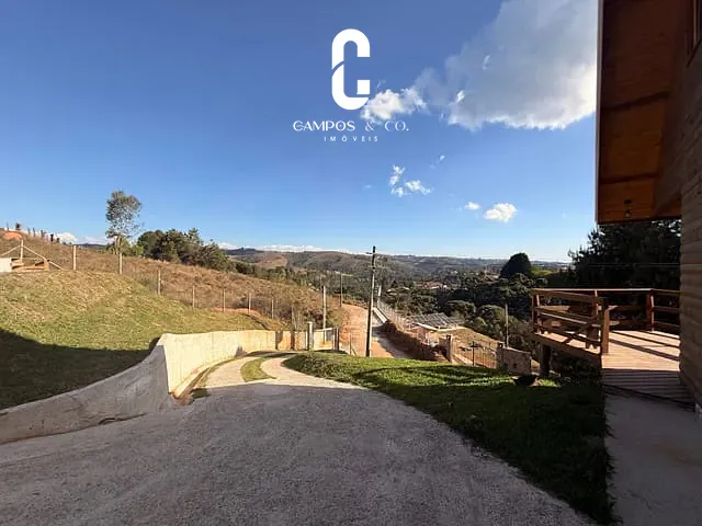 Casa com 1200m² 3 quartos e 3 banheiros, à venda, no bairro Jardim Cataguazes em Campos do Jordão