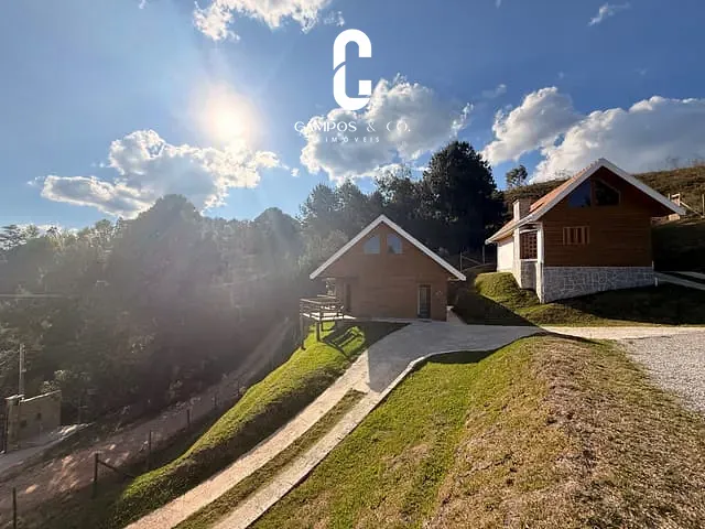 Casa com 1200m² 3 quartos e 3 banheiros, à venda, no bairro Jardim Cataguazes em Campos do Jordão