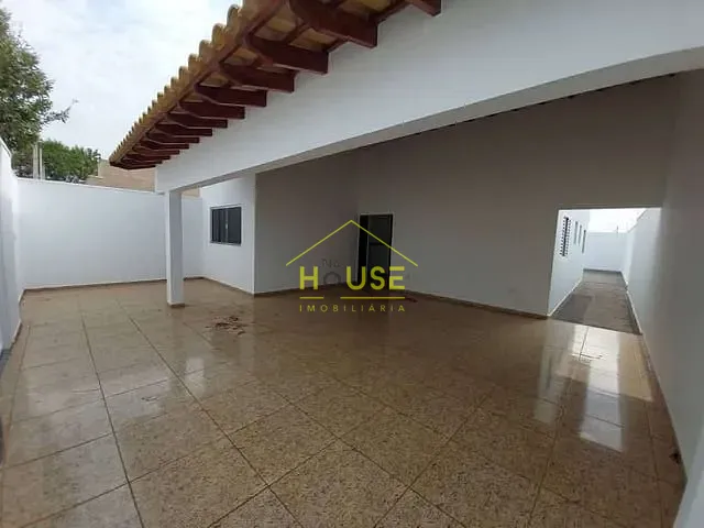 Casa com 250m² 2 quartos e 1 banheiro, à venda, no bairro Res. Maria Teresa em Fernandópolis