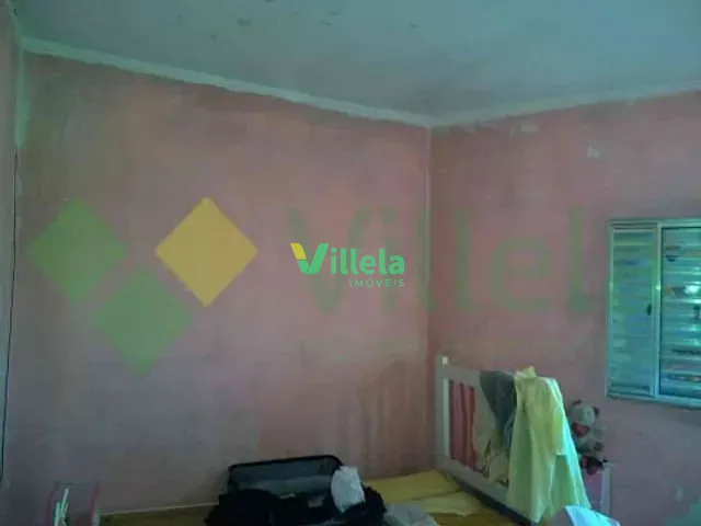 Casa à venda, no bairro Jardim Caiubi em Itaquaquecetuba