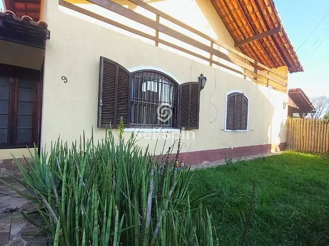 Casa 1 quarto e 1 banheiro, para alugar, no bairro Maria Paula em Niterói