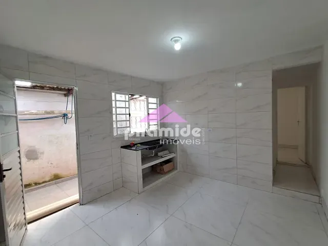 Casa 2 quartos e 1 banheiro, para alugar, no bairro Jardim Colonial em São José dos Campos