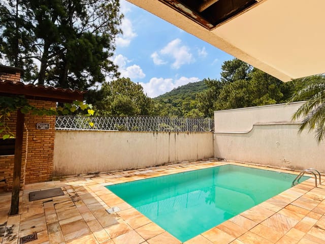Casa com 360m² 4 quartos e 5 banheiros, à venda, no bairro Alphaville em Santana de Parnaíba