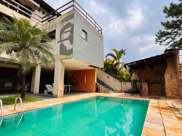 Casa com 360m² 4 quartos e 5 banheiros, à venda, no bairro Alphaville em Santana de Parnaíba