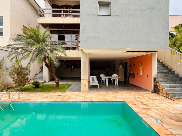 Casa com 360m² 4 quartos e 5 banheiros, à venda, no bairro Alphaville em Santana de Parnaíba