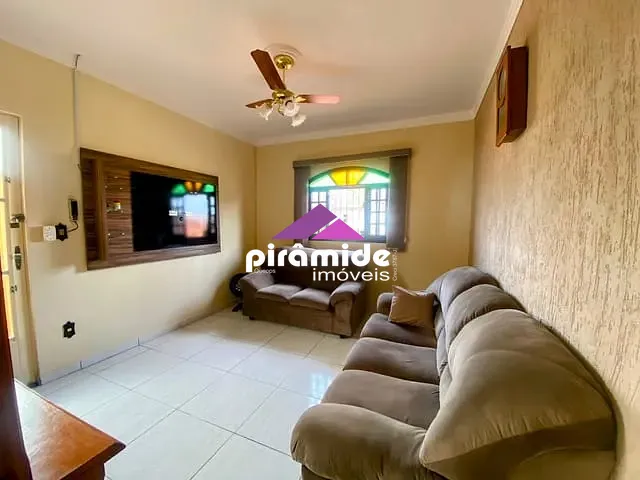 Casa 2 quartos e 1 banheiro, à venda, no bairro Bosque dos Eucaliptos em São José dos Campos
