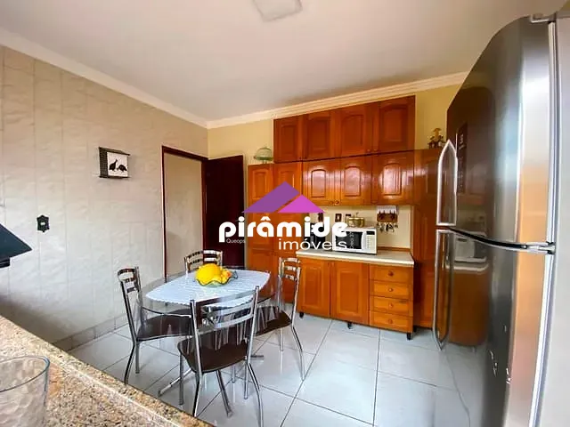 Casa 2 quartos e 1 banheiro, à venda, no bairro Bosque dos Eucaliptos em São José dos Campos