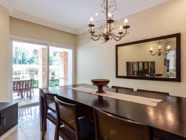 Casa com 1100m² 4 quartos e 7 banheiros, à venda, no bairro Jardim Cordeiro em São Paulo