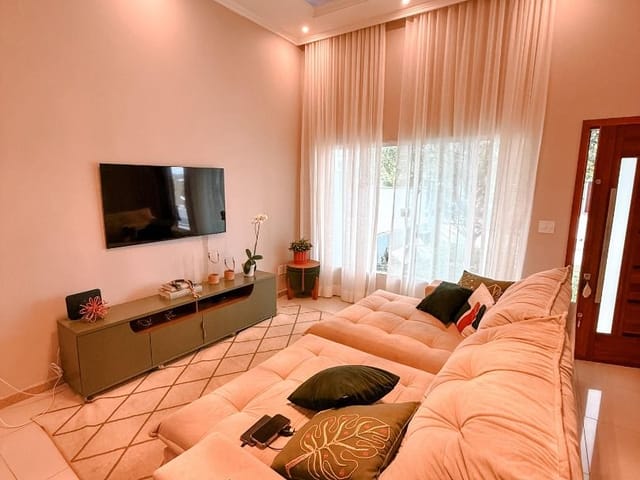 Casa com 320m² 4 quartos e 3 banheiros, à venda, no bairro Vale dos Cristais em Macaé