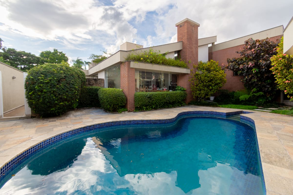 Casa para venda em Alto de Pinheiros com 4 quartos, sendo 4 suítes, 495m²
