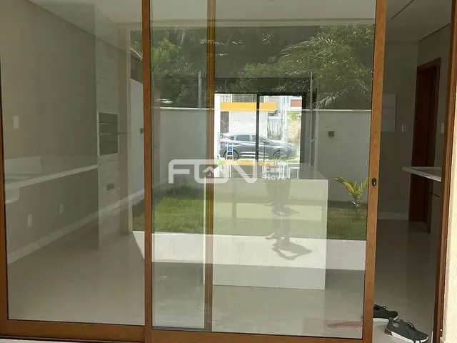 Casa com 193m² 4 quartos e 5 banheiros, à venda, no bairro Vila de Abrantes (Abrantes) em Camaçari