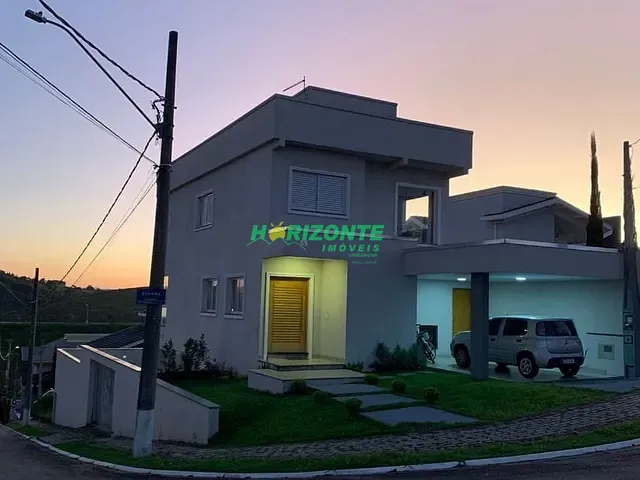 Casa com 319m² 3 quartos e 3 banheiros, à venda, no bairro Condomínio Residencial Mantiqueira em São José dos Campos