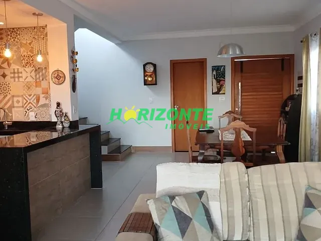 Casa com 319m² 3 quartos e 3 banheiros, à venda, no bairro Condomínio Residencial Mantiqueira em São José dos Campos