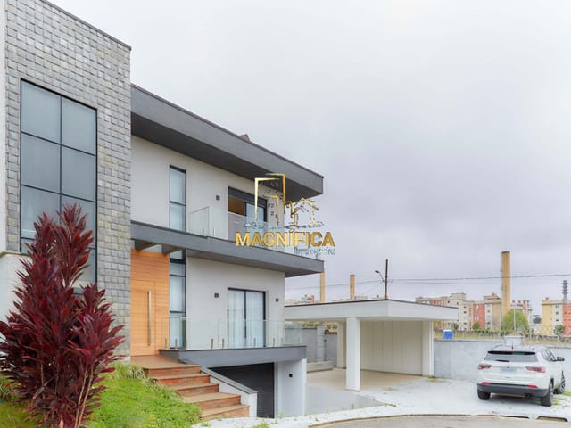 Casa com 340m² 4 quartos e 5 banheiros, à venda, no bairro Neoville em Curitiba