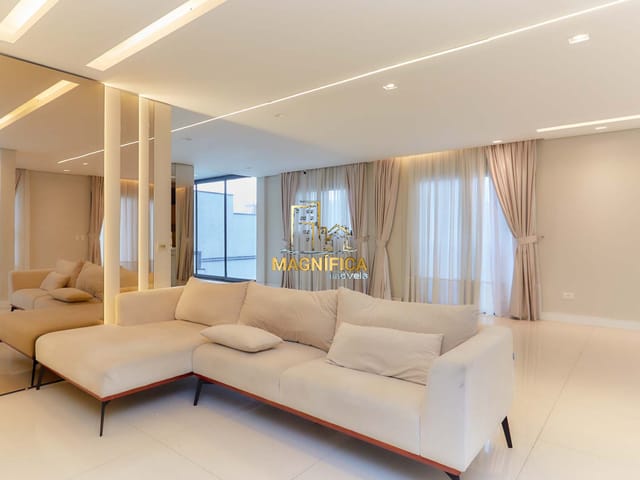 Casa com 340m² 4 quartos e 5 banheiros, à venda, no bairro Neoville em Curitiba