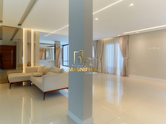 Casa com 340m² 4 quartos e 5 banheiros, à venda, no bairro Neoville em Curitiba