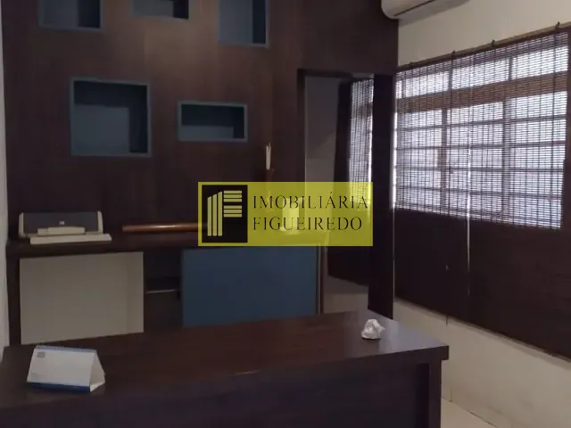 Casa com 300m², para alugar, no bairro Vila Redentora em São José do Rio Preto