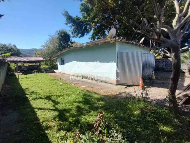 Casa 2 quartos e 1 banheiro, à venda, no bairro São Sebastião em Palhoça