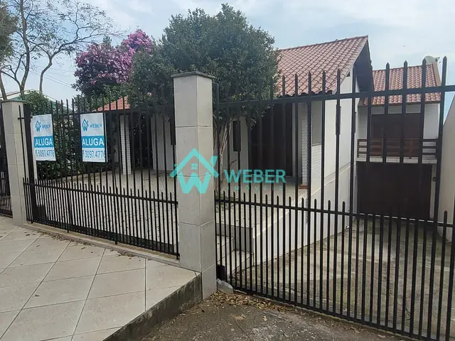 Casa com 363m² 3 quartos e 2 banheiros, para alugar, no bairro Petrópolis em Novo Hamburgo