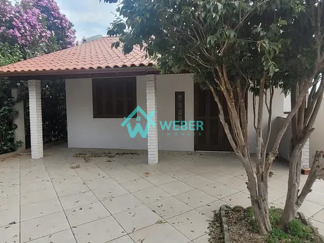 Casa com 363m² 3 quartos e 2 banheiros, para alugar, no bairro Petrópolis em Novo Hamburgo