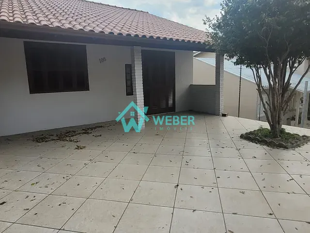 Casa com 363m² 3 quartos e 2 banheiros, para alugar, no bairro Petrópolis em Novo Hamburgo