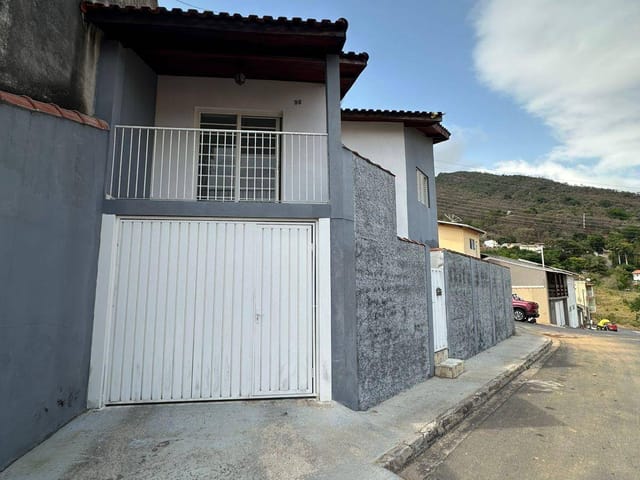 Casa com 125m² 2 quartos e 1 banheiro, à venda, no bairro Parque dos Passaros em Extrema
