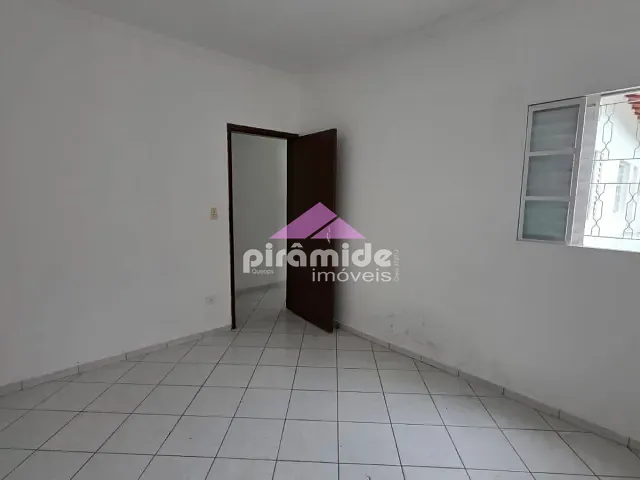 Casa com 130m² 3 quartos e 2 banheiros, à venda, no bairro Jardim Luiza em Jacareí
