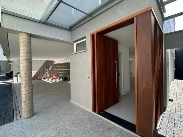 Casa com 472m² 3 quartos e 4 banheiros, à venda, no bairro Jardim dos Estados em São Paulo