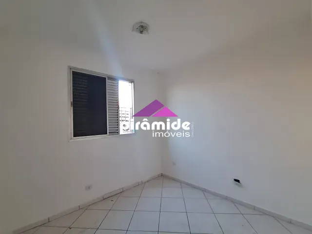 Casa para alugar, no bairro Centro em São José dos Campos